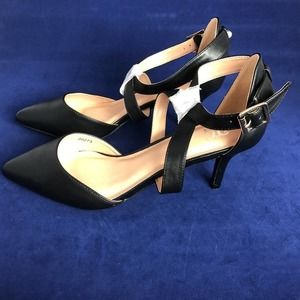 SALE - NWOB Journey + Crew Strappy Black Pumps